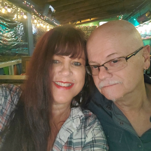 Meet your Posher Liz - Picture 4 of 6